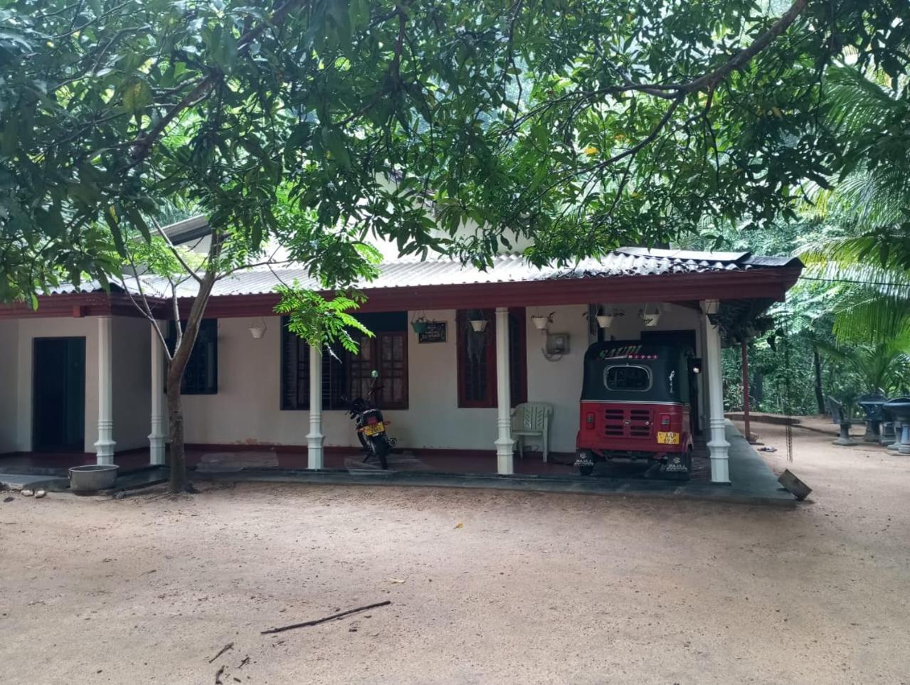 Relax Home Rambukkana Extérieur photo